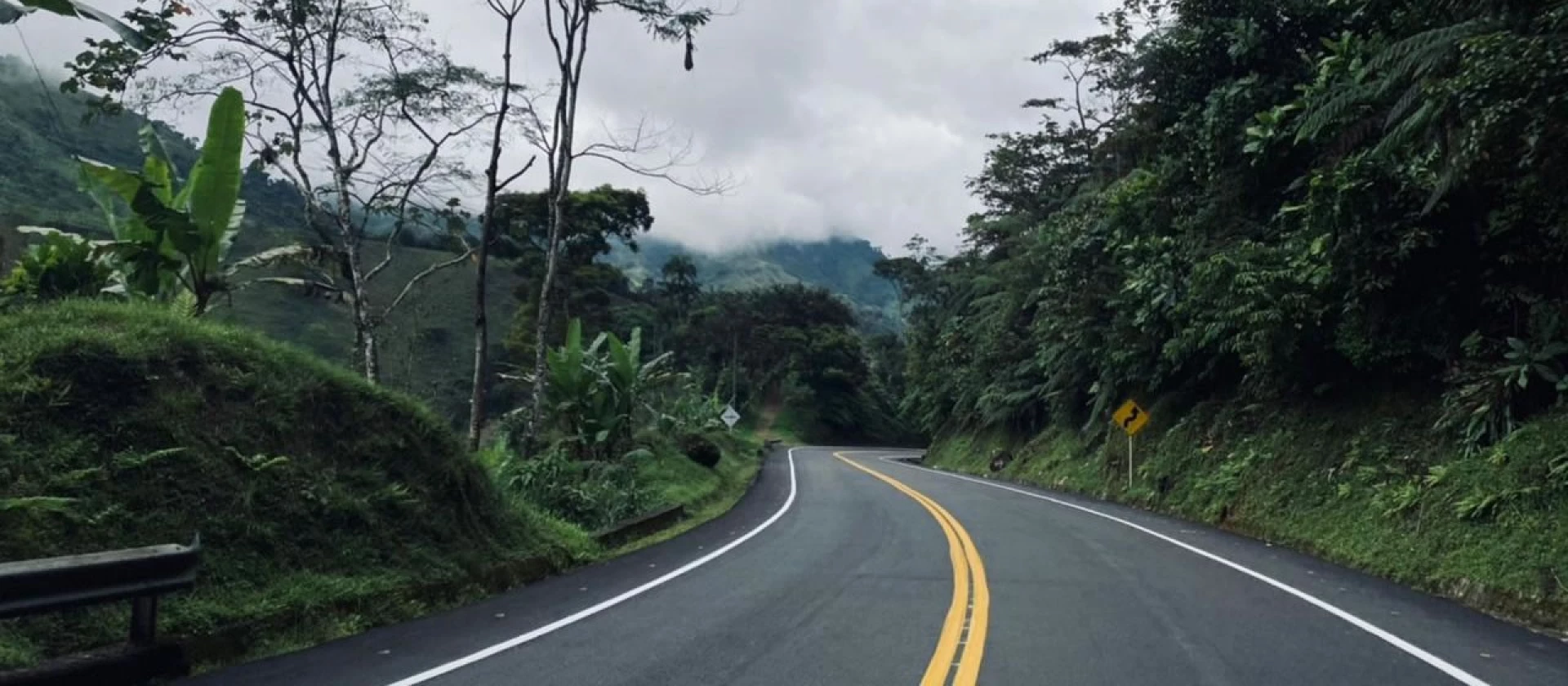 Mejoramiento, mantenimiento y pavimentación de vías.
